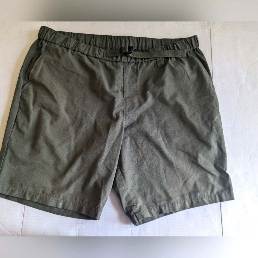 HERSCHEL MEN'S BELTED  KHAKI SHORTS SIZE LARGE
